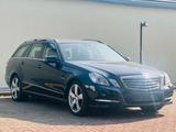 Mercedes-Benz E 250 E  T-Modell E 250 CDI BlueEfficiency - Mercedes-Benz E 250: Cdi T