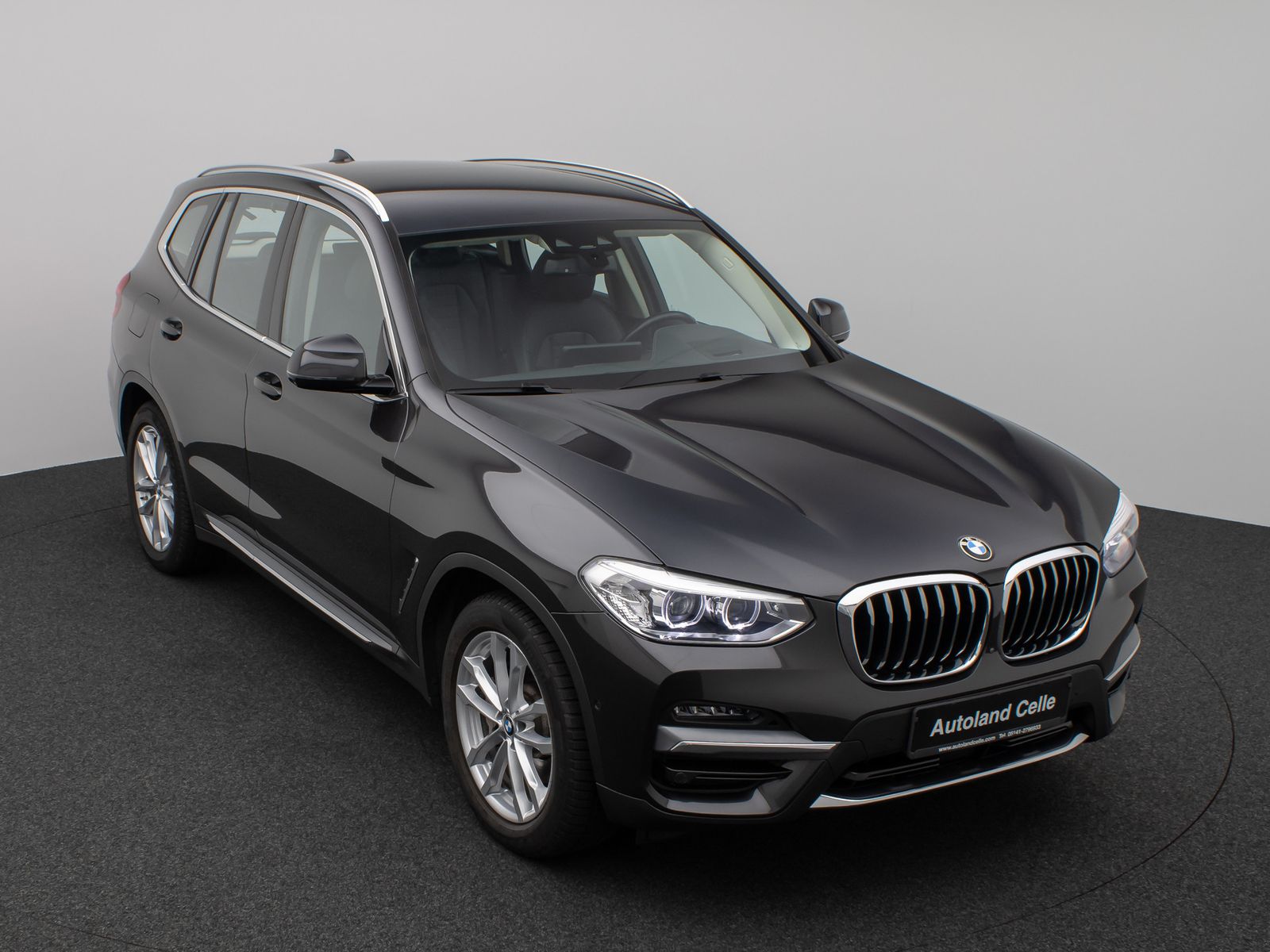 Fahrzeugabbildung BMW X3 xD30d LuxuryLine 360°HUD DAB HiFi AHK Komfort