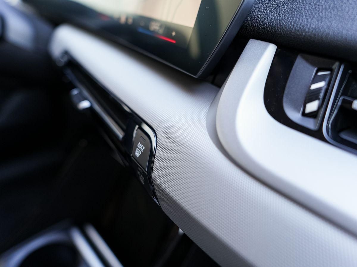 BMW X1 sDrive18d AHK aLED PANO KoZg SpPaket SonGlas foto 17