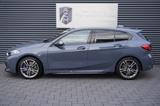 BMW M135i xDrive|VIRTUAL|SPORTSITZE|LED|H&K|NAVI|DAB - mit Benzin-Antrieb: Limousine, mit Klimaanlage