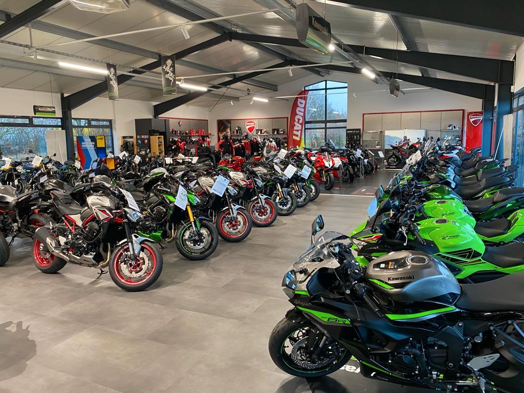 Ducati Streetfighter V4 S "Desmo+Reifen+Kettensatz Neu"