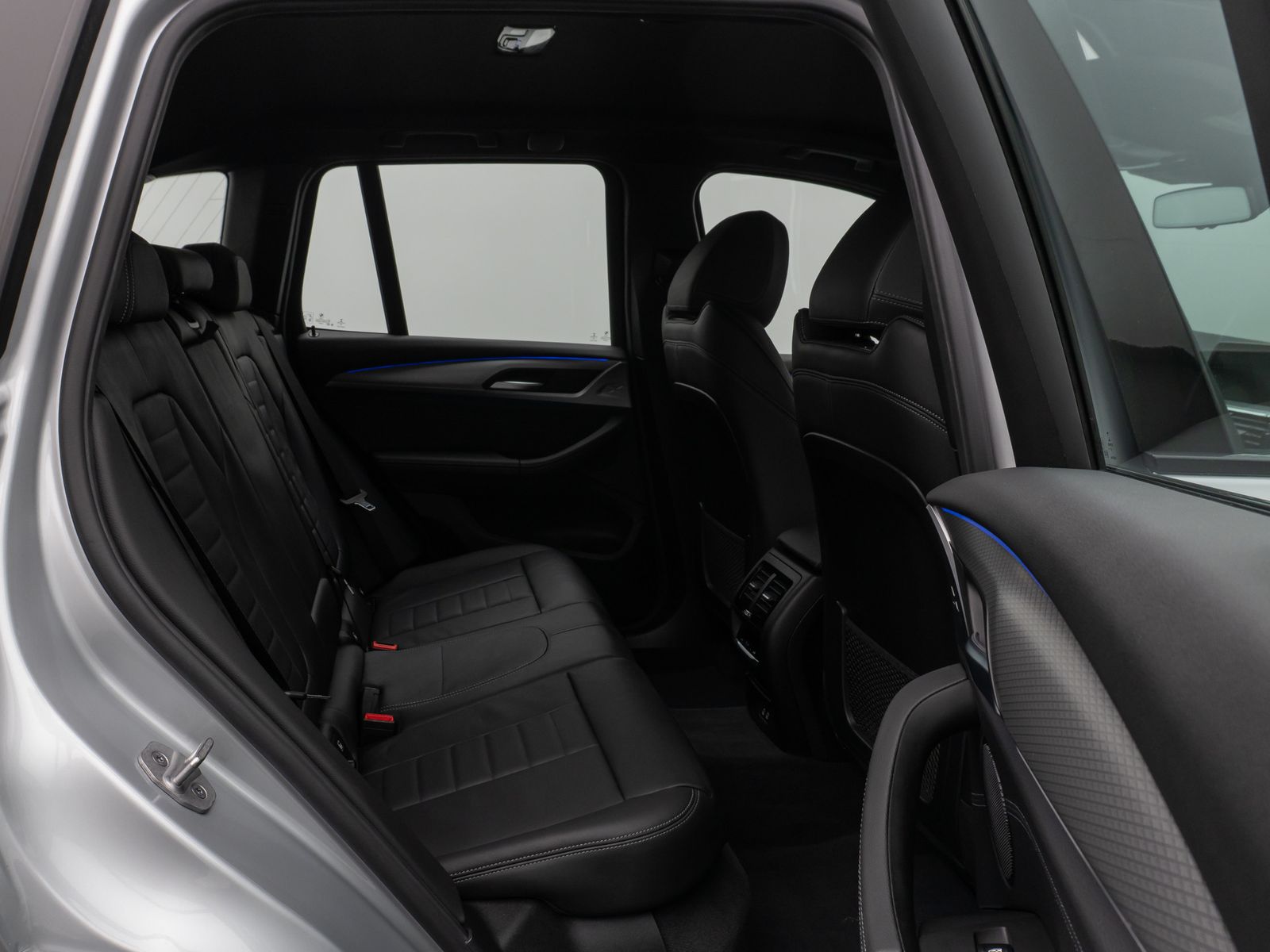 Fahrzeugabbildung BMW X3 xD20i M Sport 360°DAB Parkassist Alarm 19Zoll