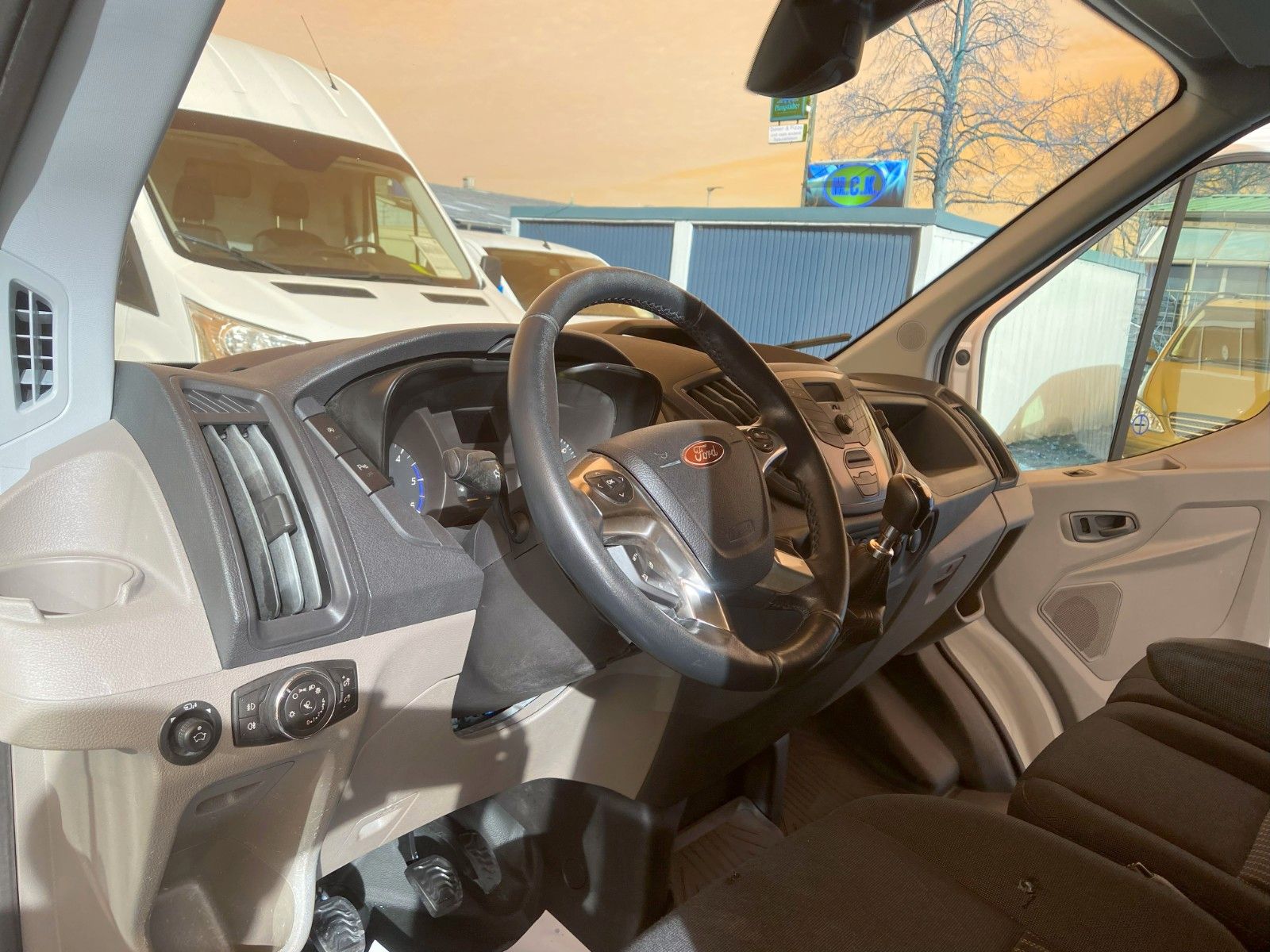 Fahrzeugabbildung Ford Transit Kasten 350 L3 Trend,AHK,STH,1Hd,Regale