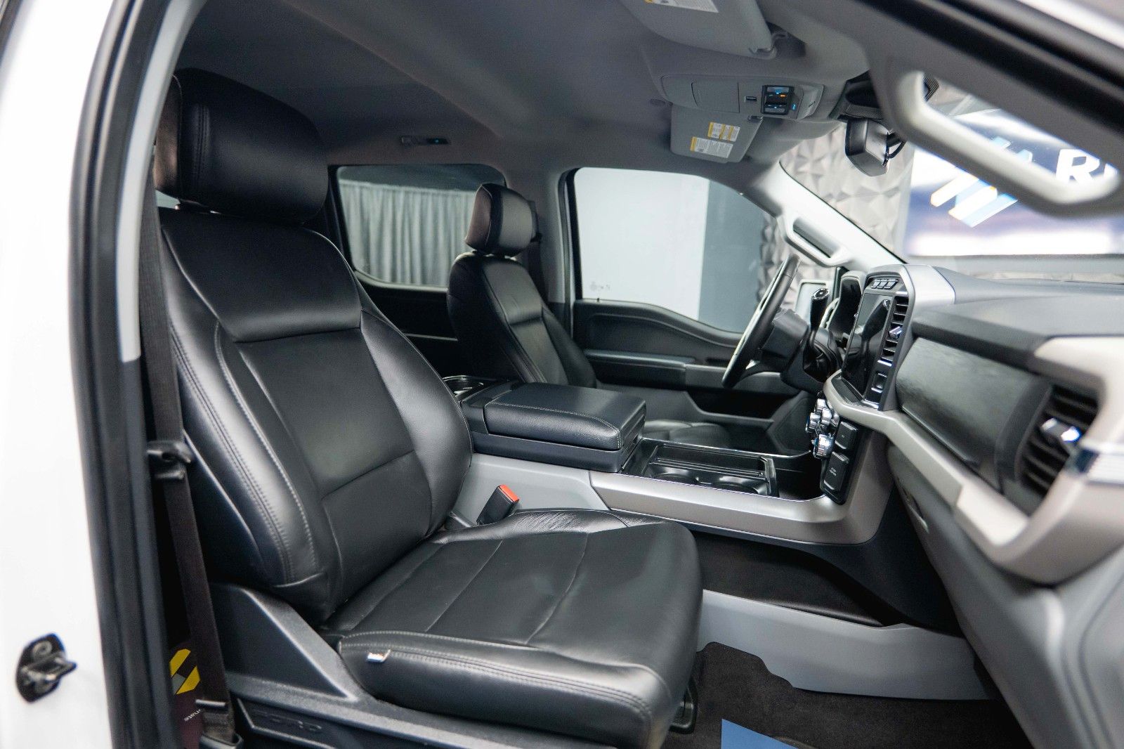 Fahrzeugabbildung Ford F150 5.0L V8 4x4 Offroad SuperCrew RAPTOR 19%