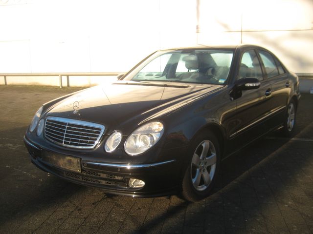 Mercedes-Benz E 320 AVANTGARDE 1.Hand erst 71TKM