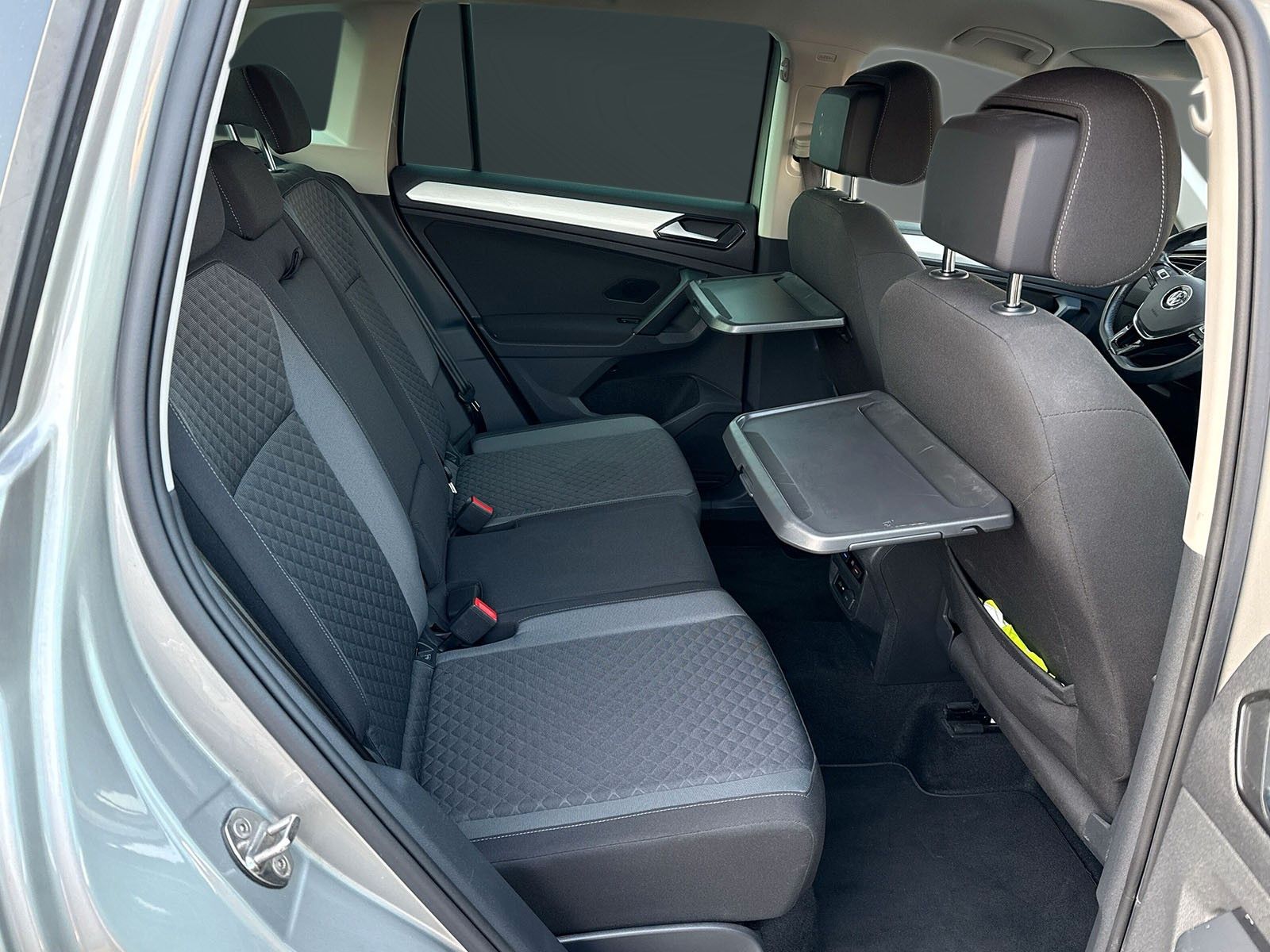 Fahrzeugabbildung Volkswagen Tiguan Comfortline *ACC*AHK*Carplay*Navi*DAB+