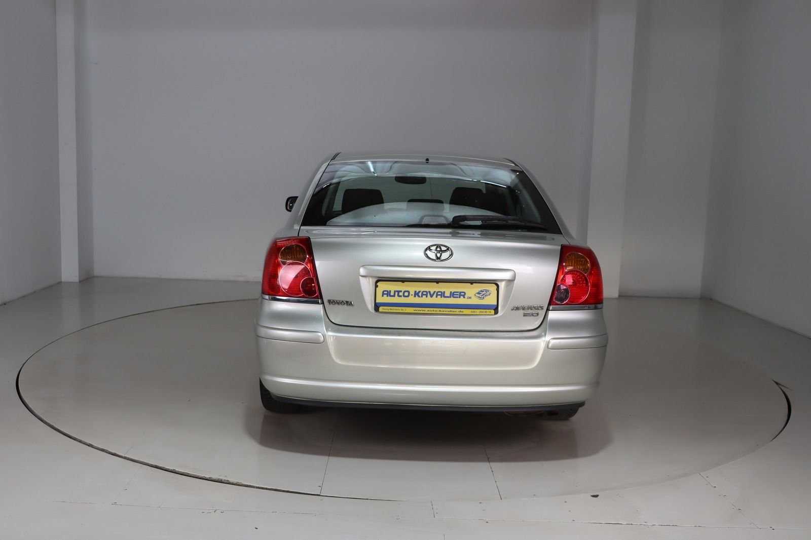 Fahrzeugabbildung Toyota Avensis 2.0-l-VVT-i Executive