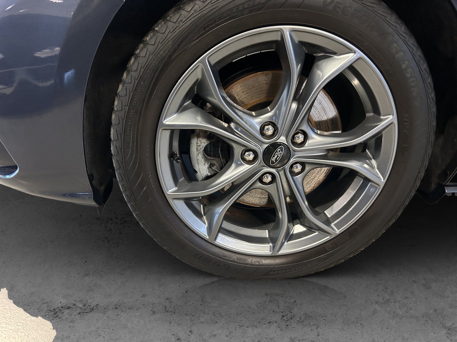 Fahrzeugabbildung Ford Focus Turnier ST-Line