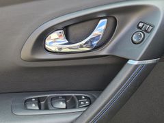 Fahrzeugabbildung Kadjar Crossboarder-S 1.2 TCe 130 BOSE Kamera Le