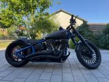 Harley-Davidson Softail Rocker C, Custom Umbau Breakout - CHOPPER UMBAU