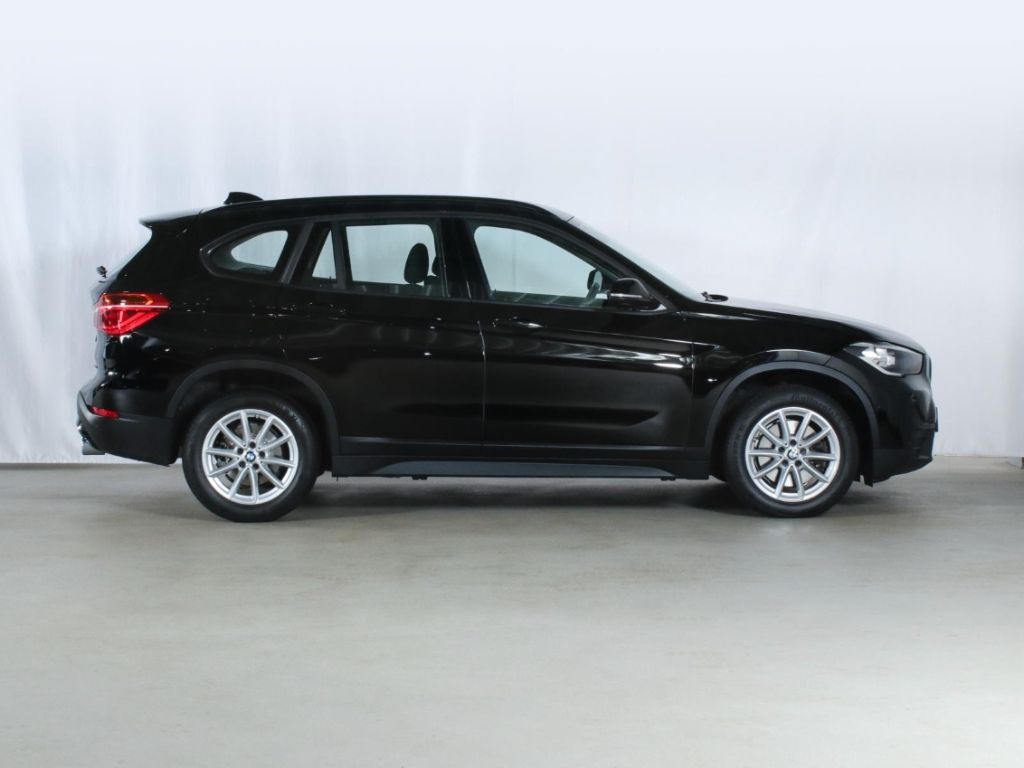 BMW X1 20i PDC Navi Elek. Außenspiegel Lordosen foto 4