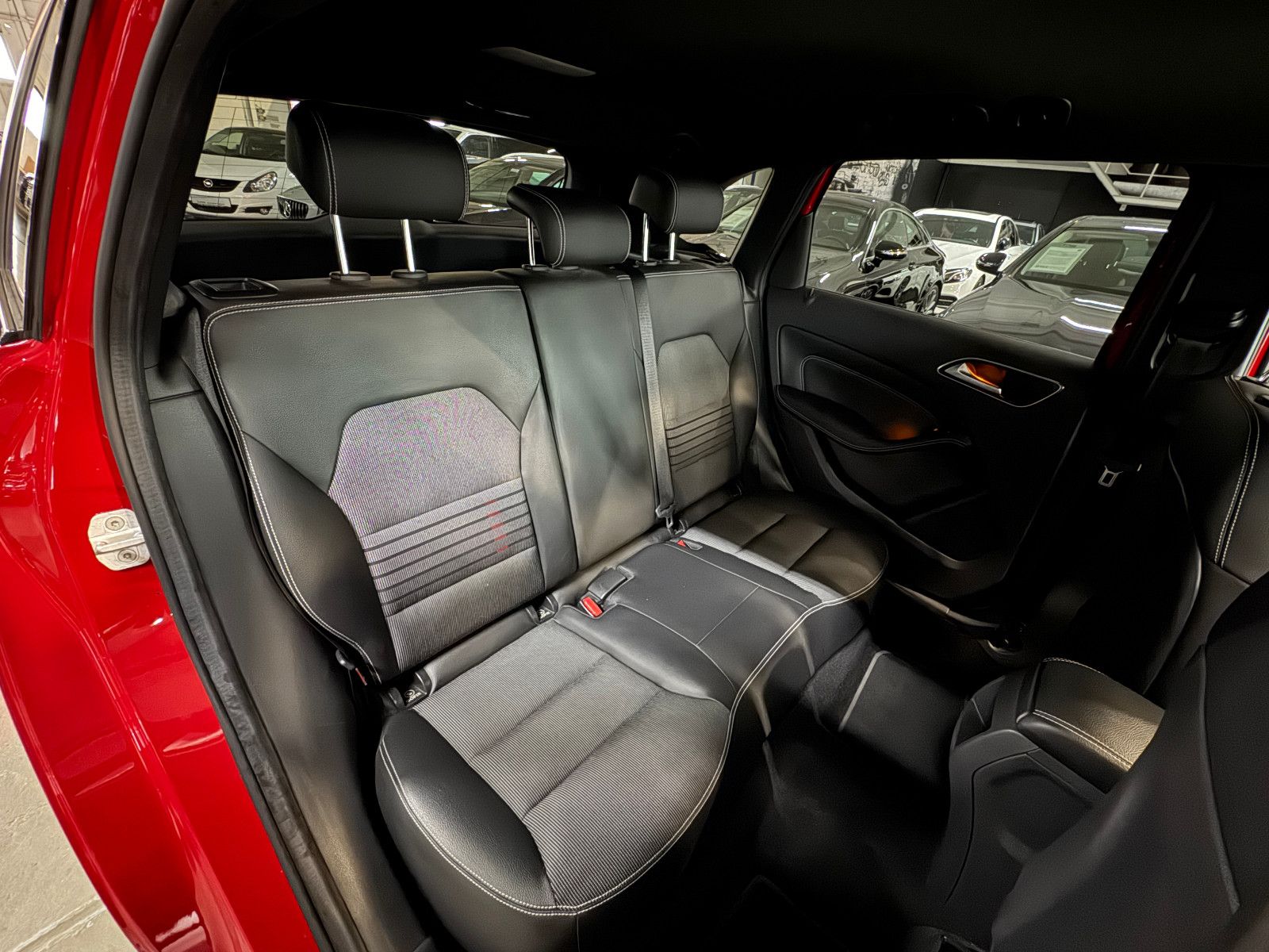 Fahrzeugabbildung Mercedes-Benz B 200 7G-DCT SPORTPAKET URBAN AMG NIGHT COMAND