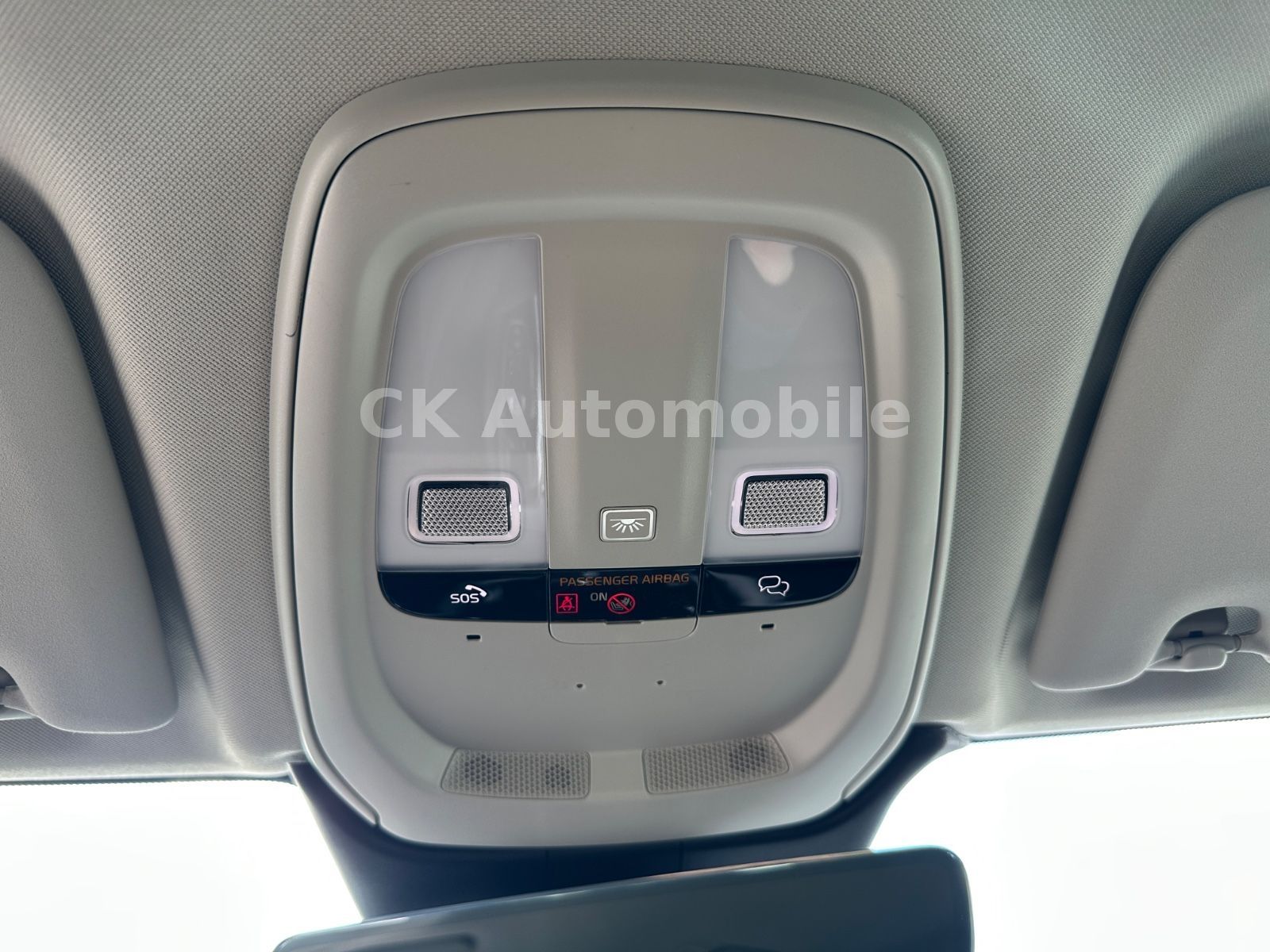 Fahrzeugabbildung Volvo XC60 B4 Plus Bright 2WD/Navi/Leder/Kam/LED/AHK