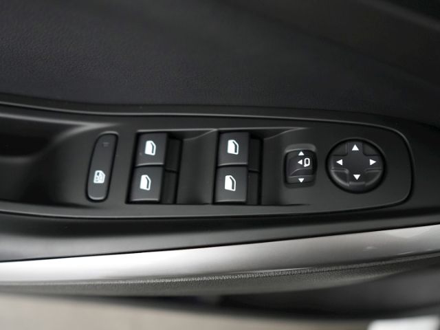 Grandland GSe PHEV 4X4 AUTOMATIK+AHK+NAVI+360 GR