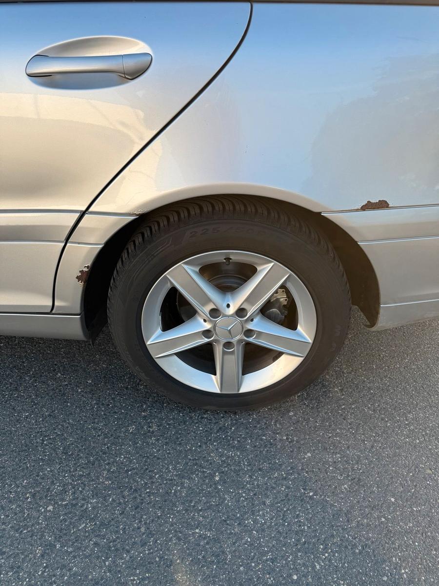 Mercedes-Benz C180 2004 — photo 9