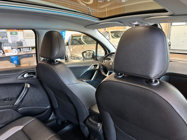 Peugeot 2008 Allure *Pano*Xenon*Navi*