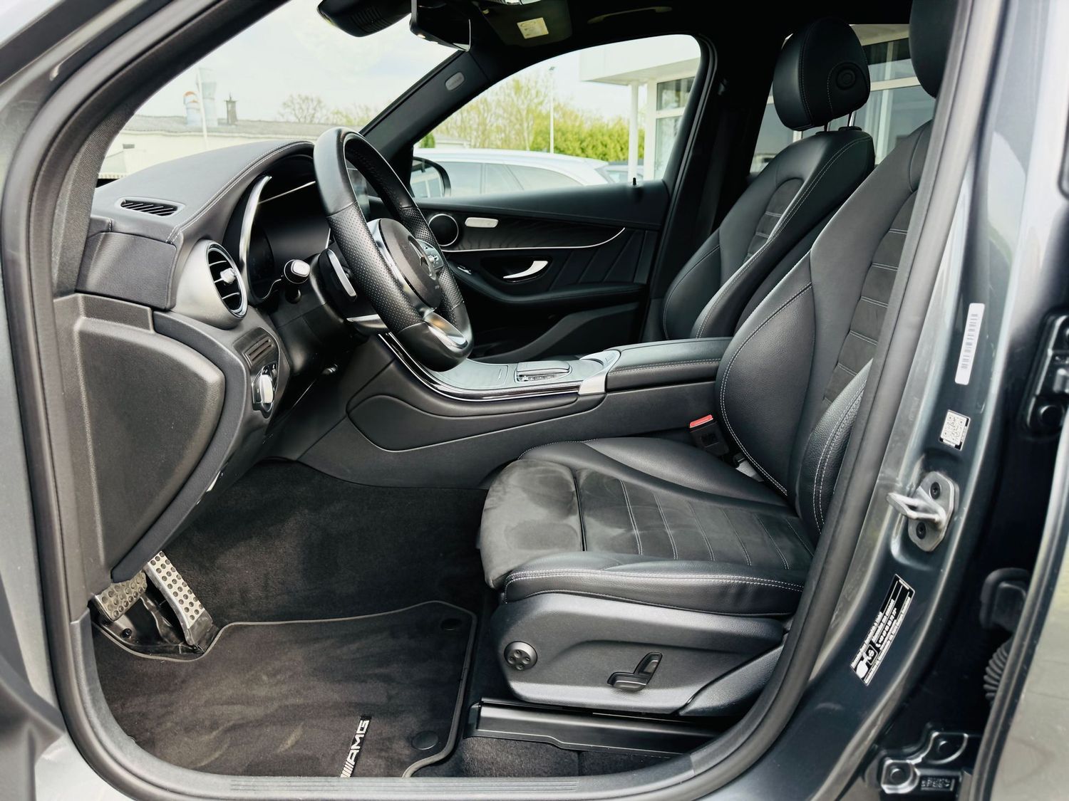 Fahrzeugabbildung Mercedes-Benz GLC 220 d 4M AMG, Panodach, AHK schw, PTS, RFK,