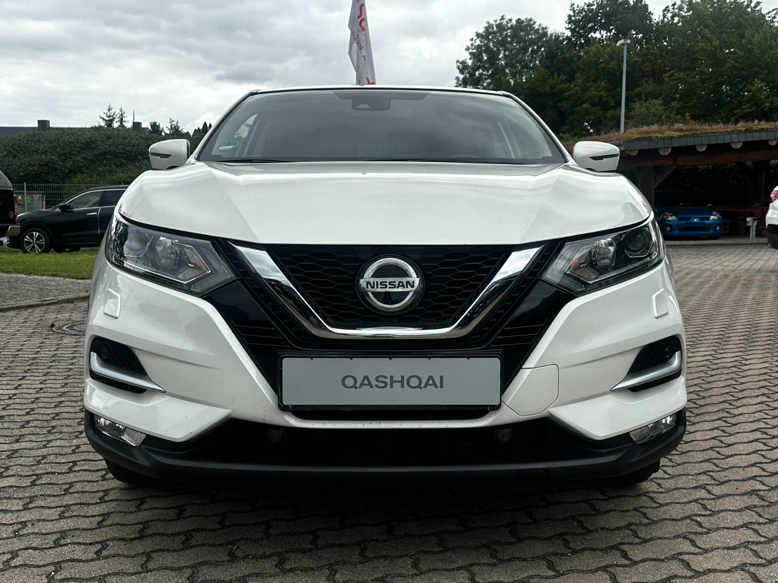 Fahrzeugabbildung Nissan Qashqai AHK / beh. FS/ Navigation / Alu