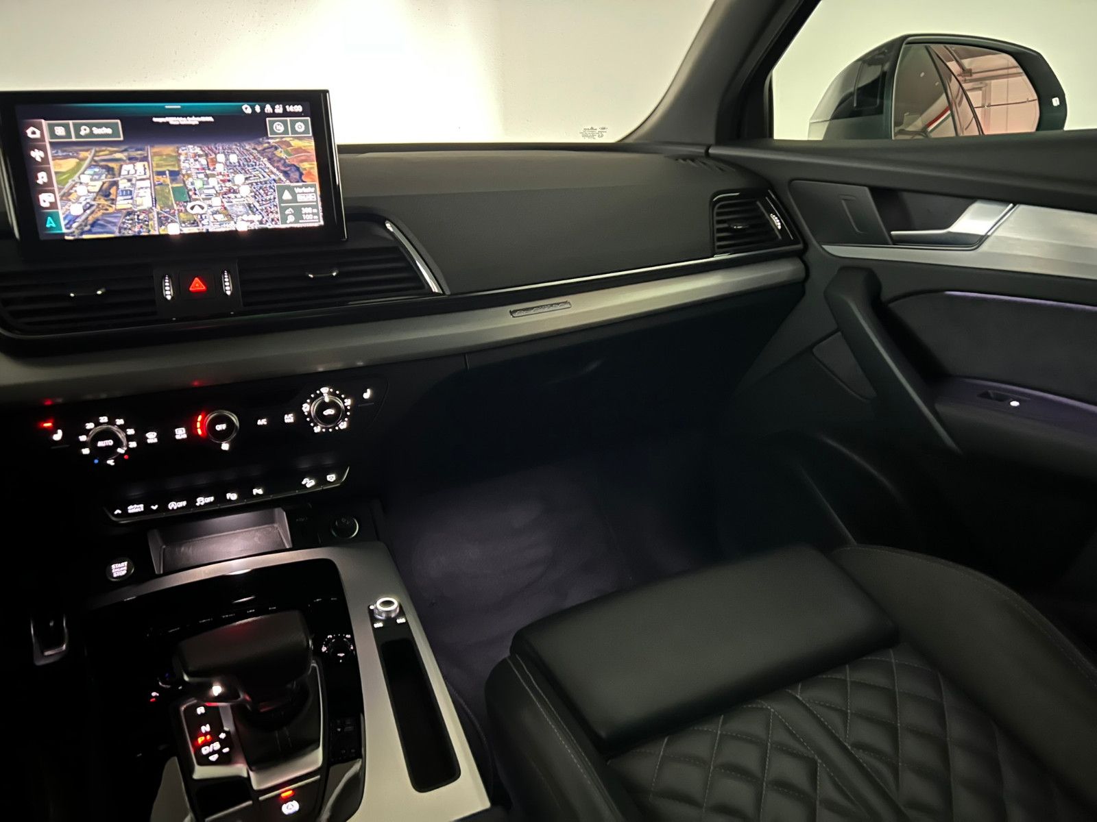 Fahrzeugabbildung Audi Q5 50 TDI Quattro S LINE/MATRIX/AHK/BLACK OPTIK