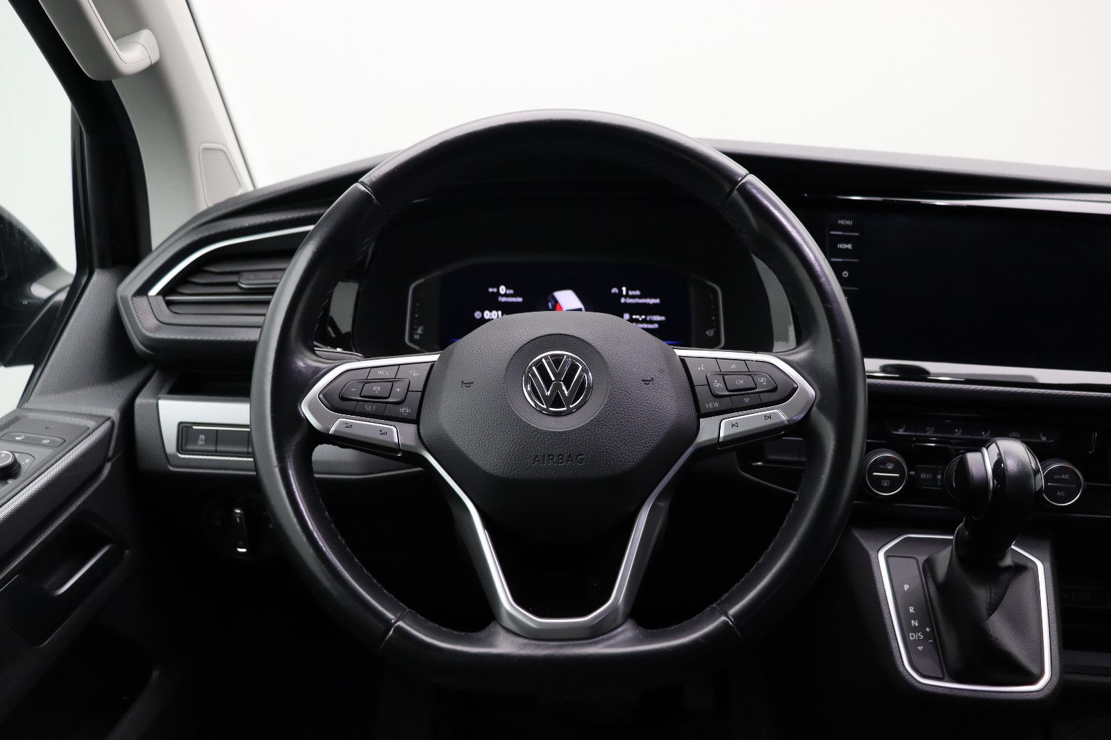 Fahrzeugabbildung Volkswagen T6.1 Multivan Highline 4MOTION Standheizung ACC