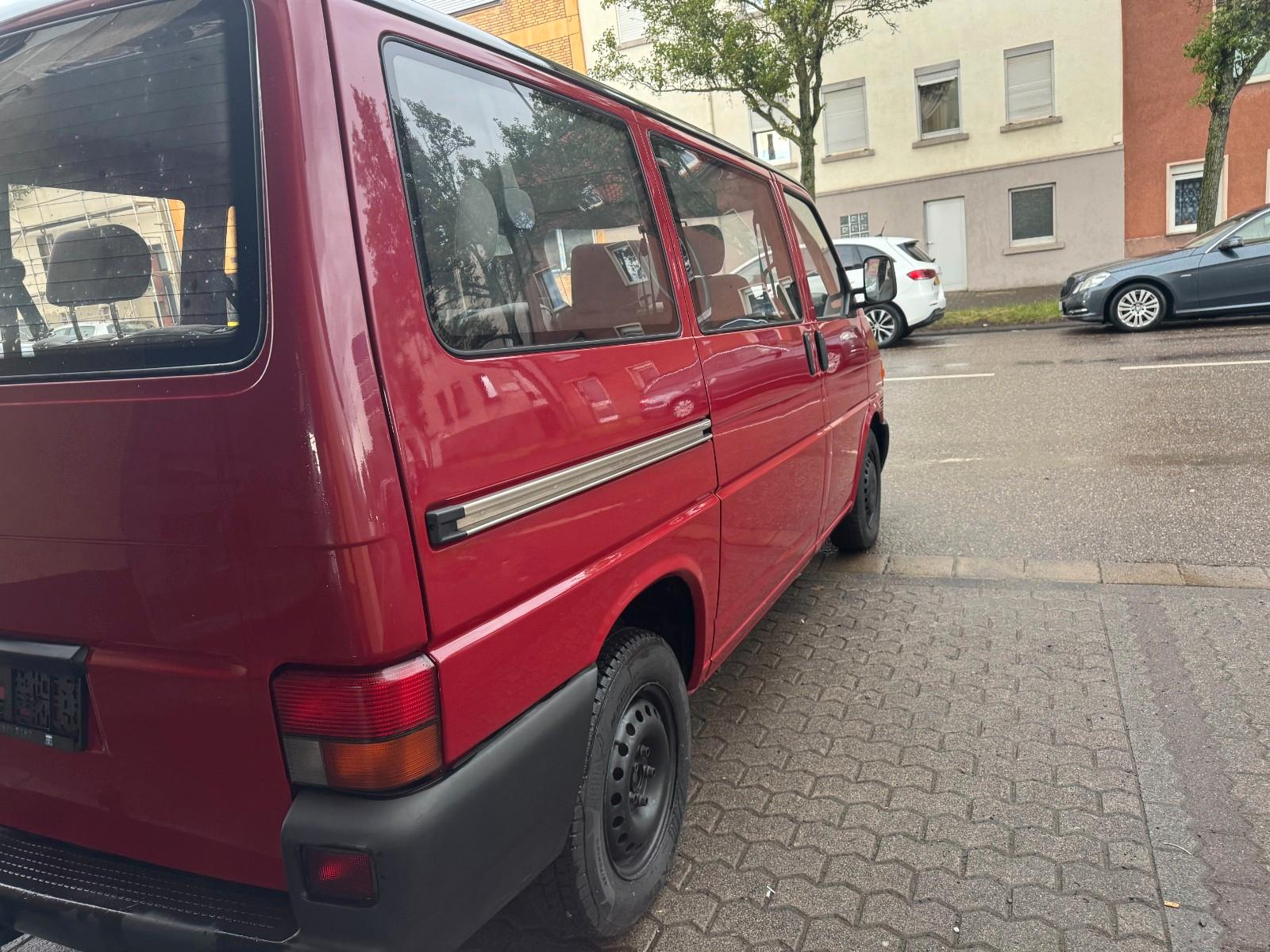 Volkswagen T4 Transporter 1.Hand neu TÜV