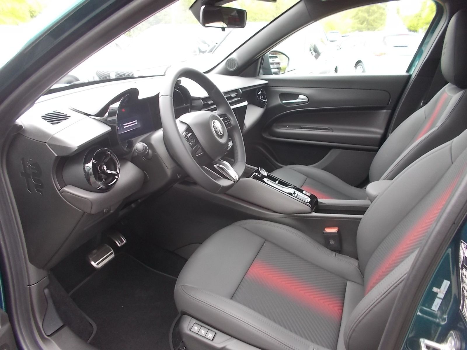 Fahrzeugabbildung Alfa Romeo Junior Ibrida Speciale 1.2 VGT Mild Hybrid