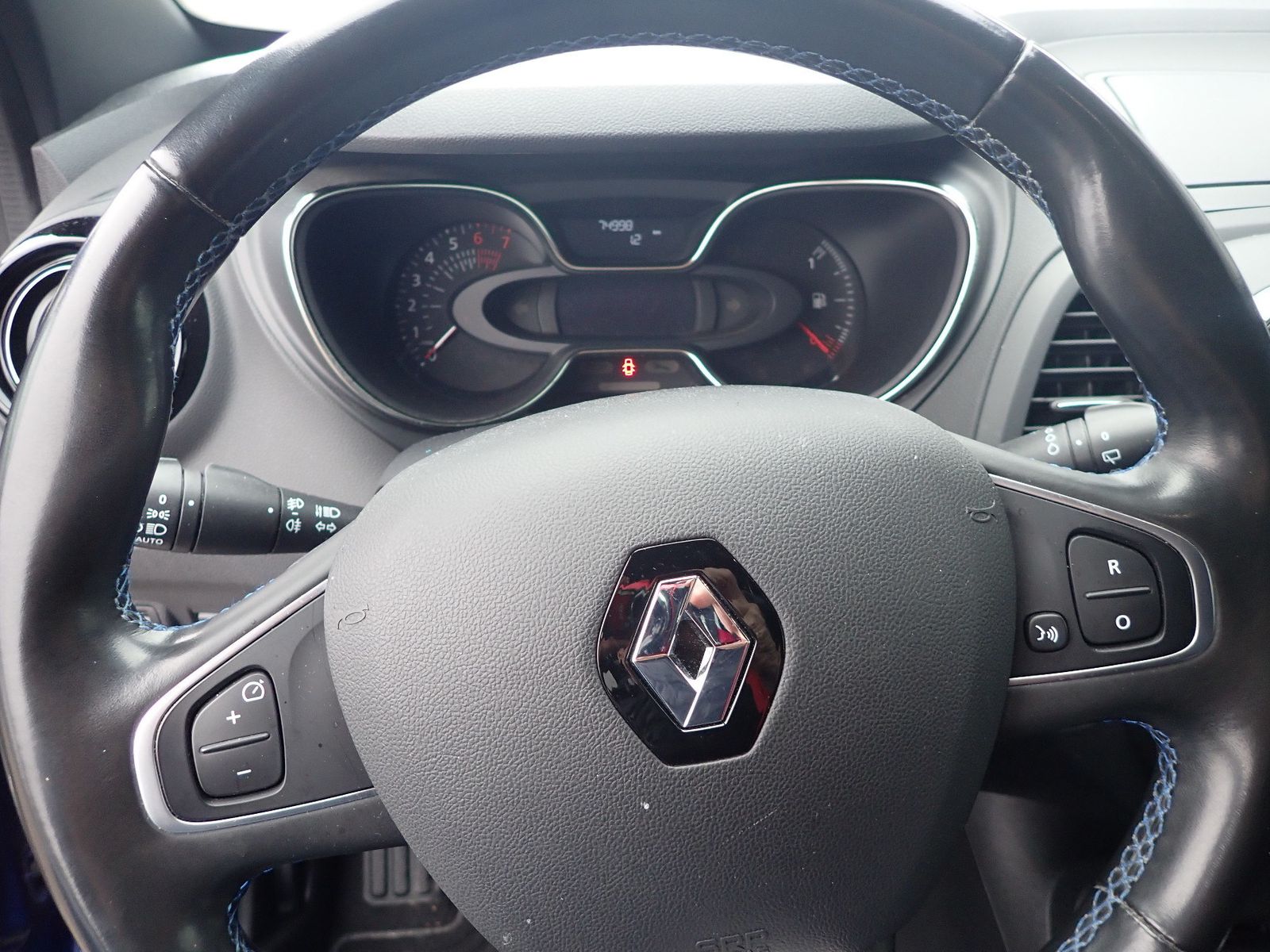 Fahrzeugabbildung Renault Captur VERSION S TCe 150 EDC/AUTOMATIK/