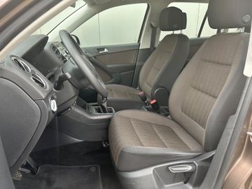 Volkswagen Tiguan - 12