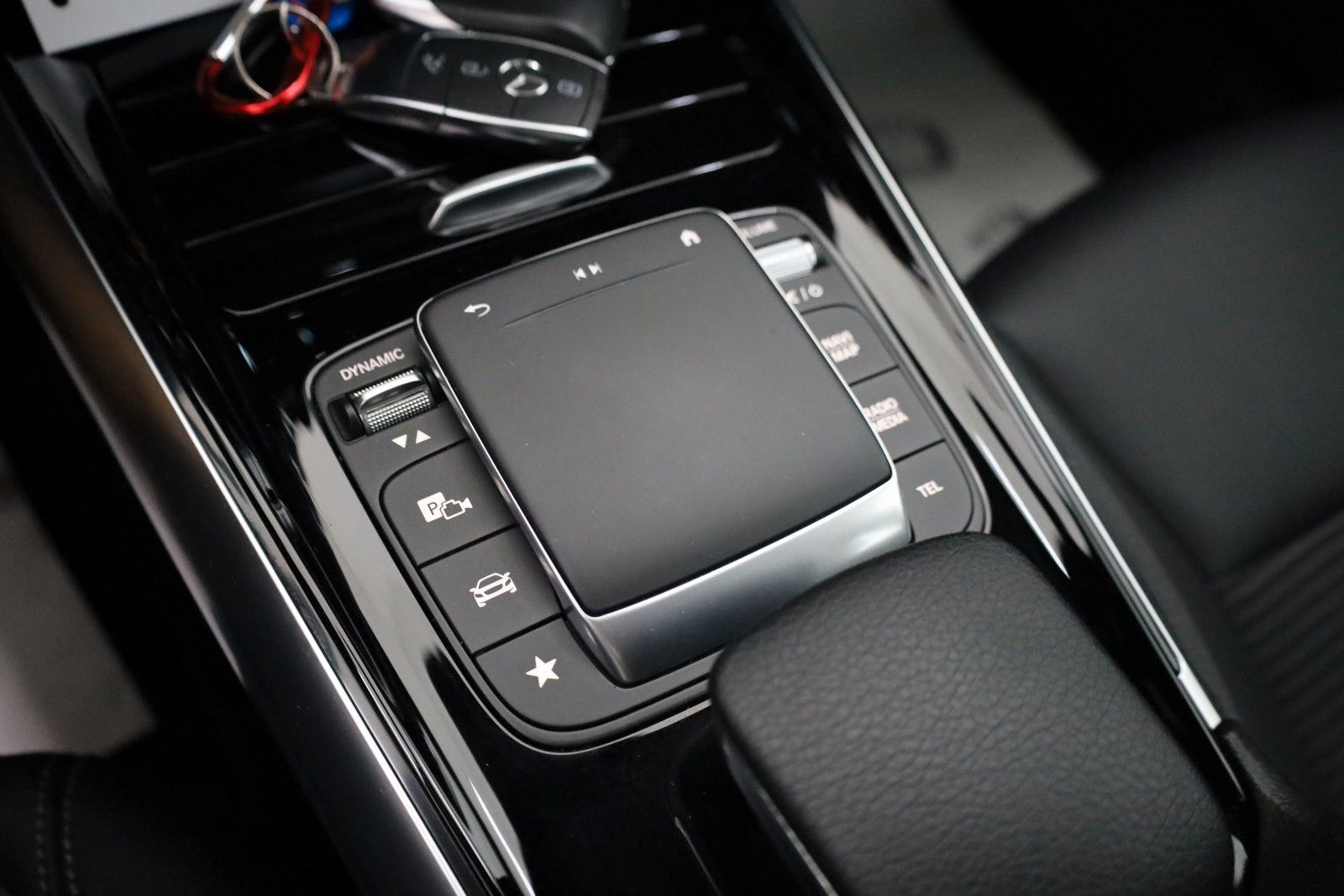 Fahrzeugabbildung Mercedes-Benz GLA 250 e Progressive,Navi,LED,SH,Kamera,Panoram