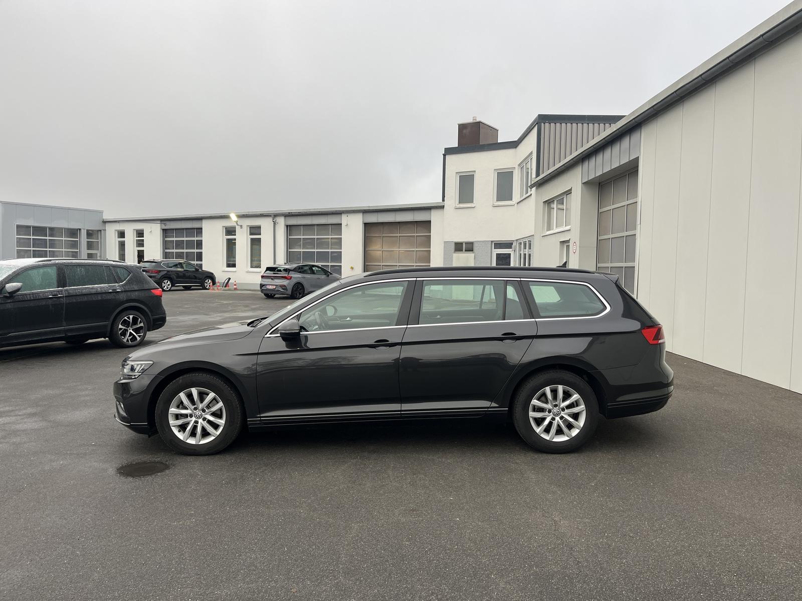 Volkswagen Passat Variant 2.0 TDI DSG Business 138€ m.20% A