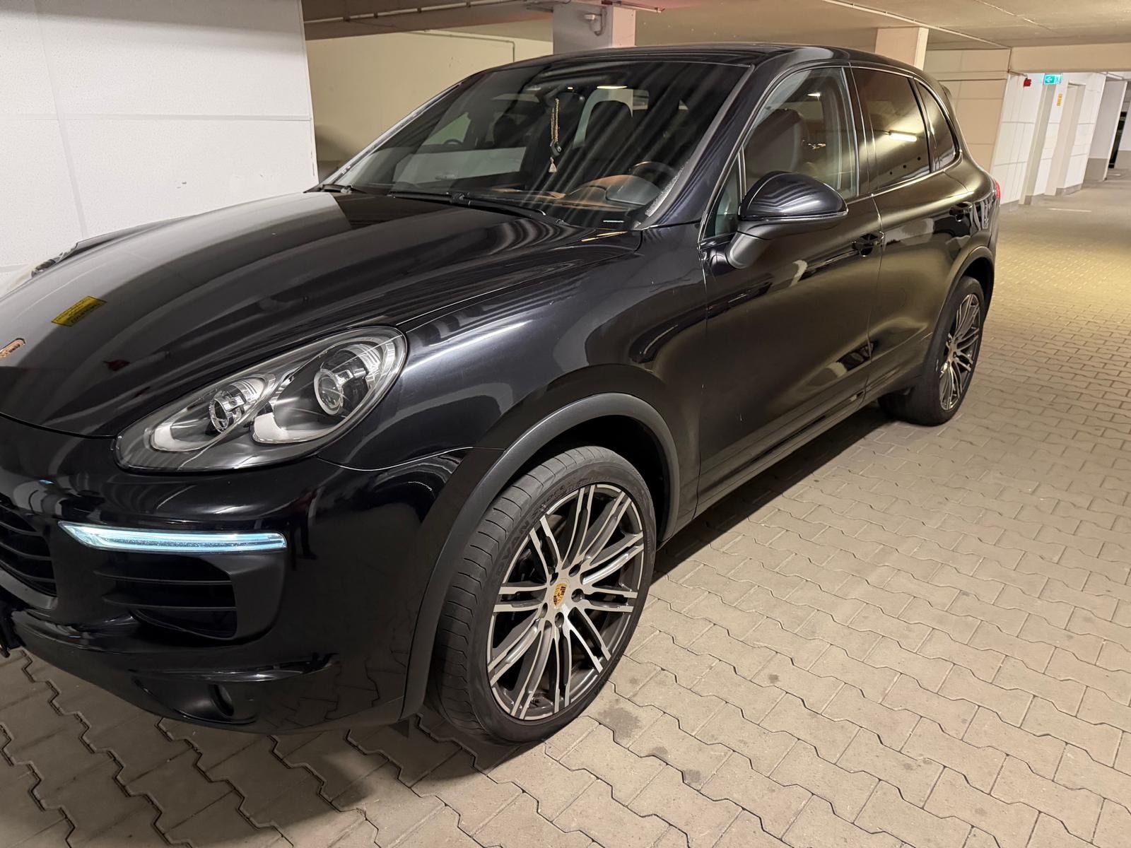PORSCHE Cayenne