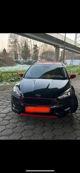 Ford Focus Sport/ST (Line), Black-Red - Ford Focus: ST Line Black