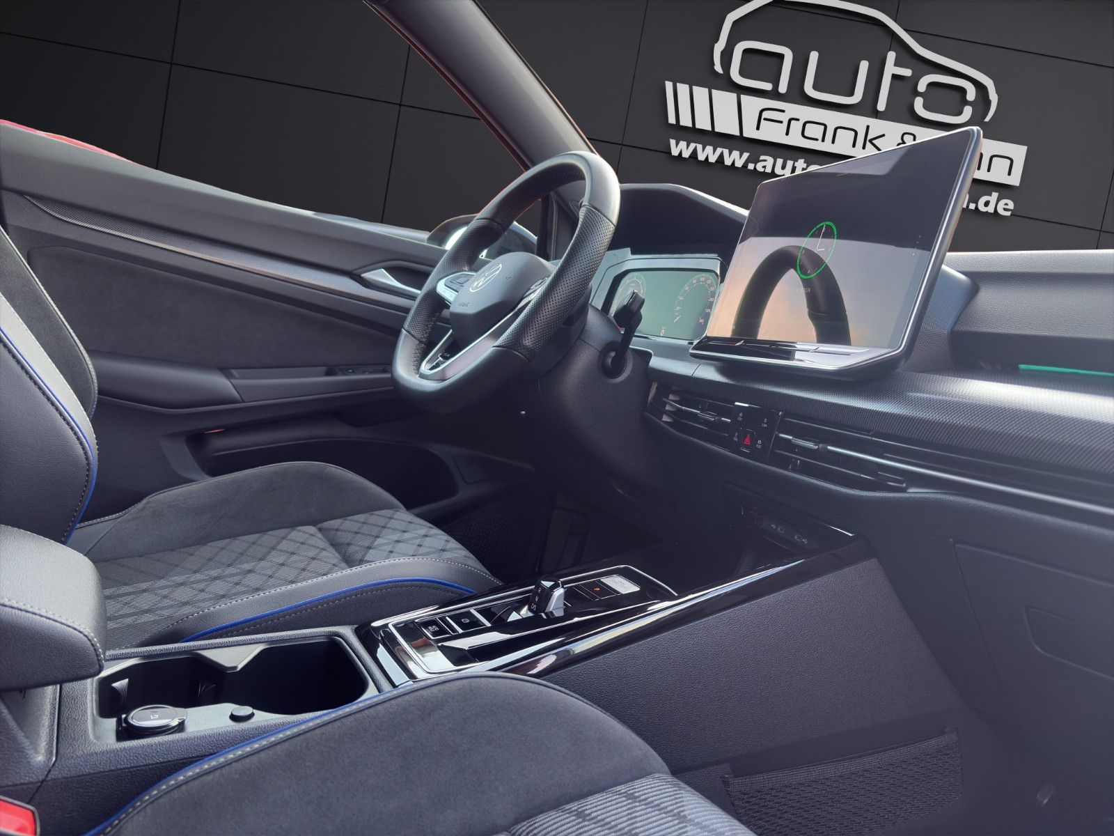 Fahrzeugabbildung Volkswagen Golf VIII R-Line/ACC/Navi/Ambiente/Apple CarPlay