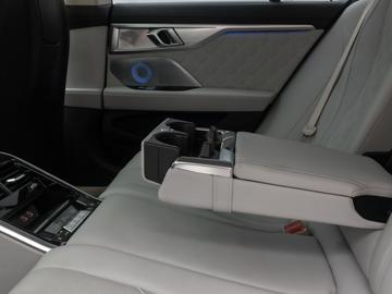 2022 Alpina B8 — миниатюра 27