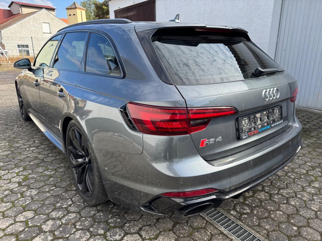 Audi RS4