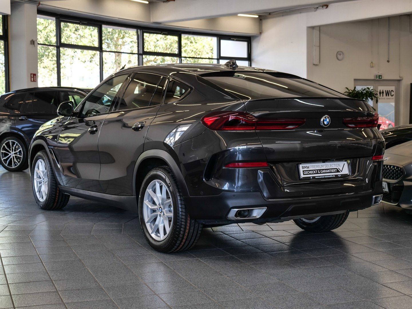 BMW X6 xDrive30d Aut Nav LED AHK Parkass+RFK 19" foto 2