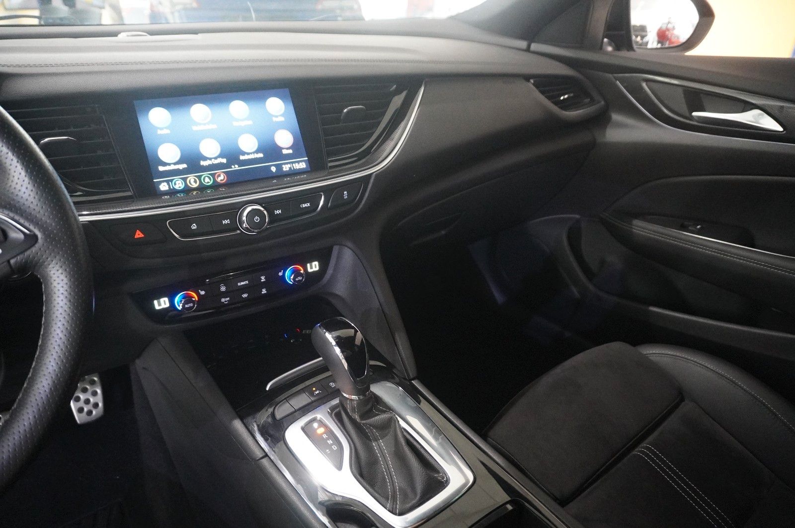 Fahrzeugabbildung Opel Insignia B ST 2.0D ULTIMATE NAVI/LED/OPC/VIRTU.
