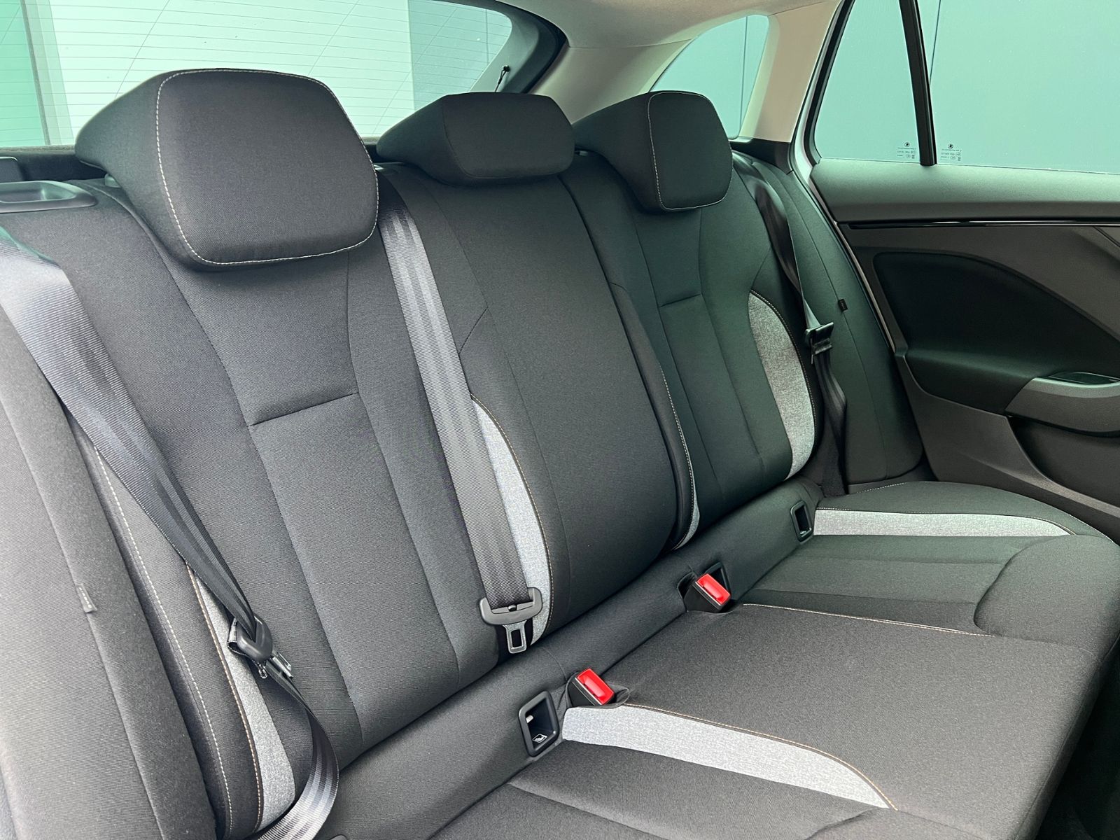 Fahrzeugabbildung SKODA Scala Selection 1.0 TSI DSG *ACC, Sitzhzg., 16'-