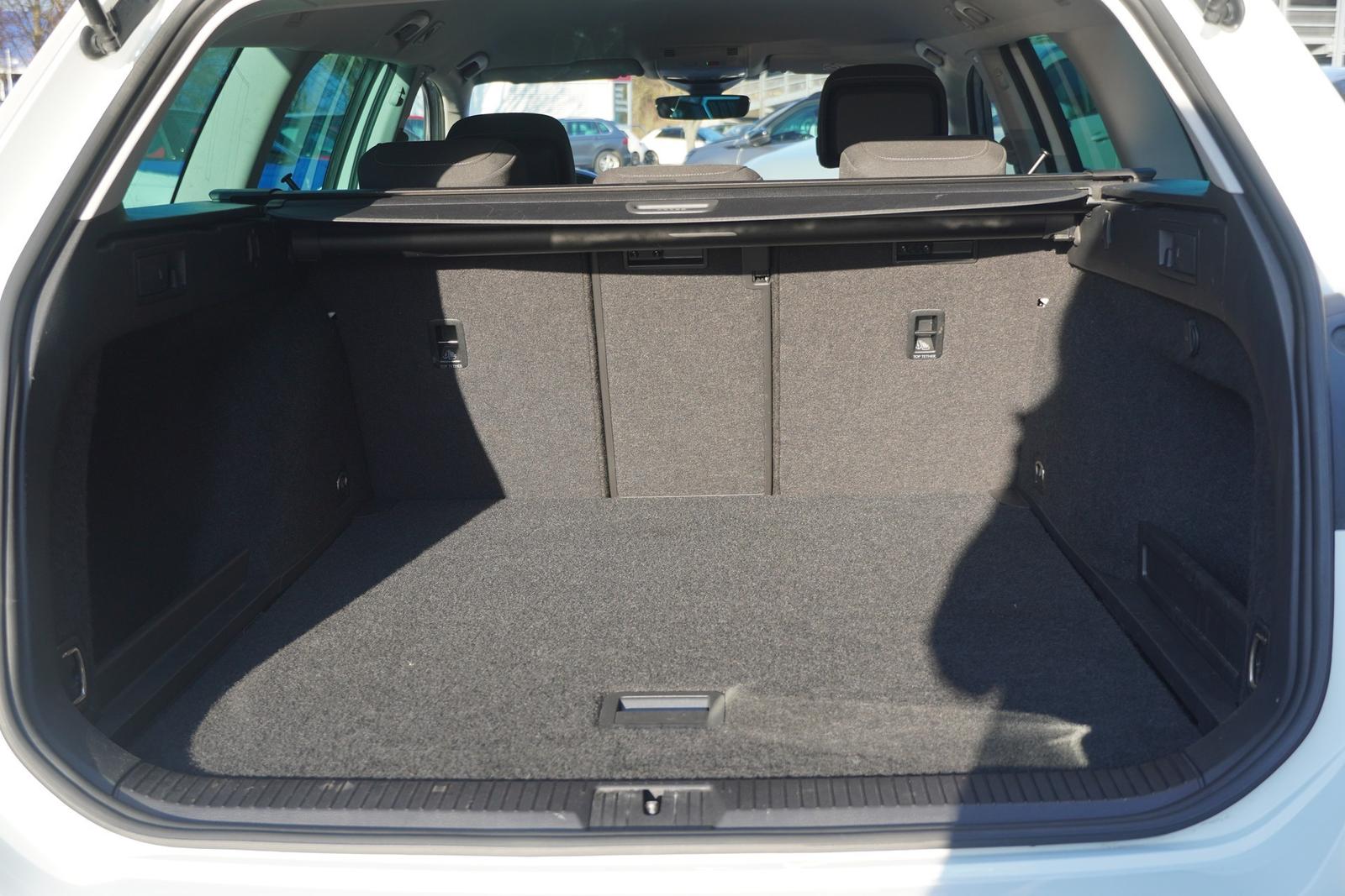 Volkswagen Passat 1.5 TSI Elegance LED Sitzheizung, миниатюра 10
