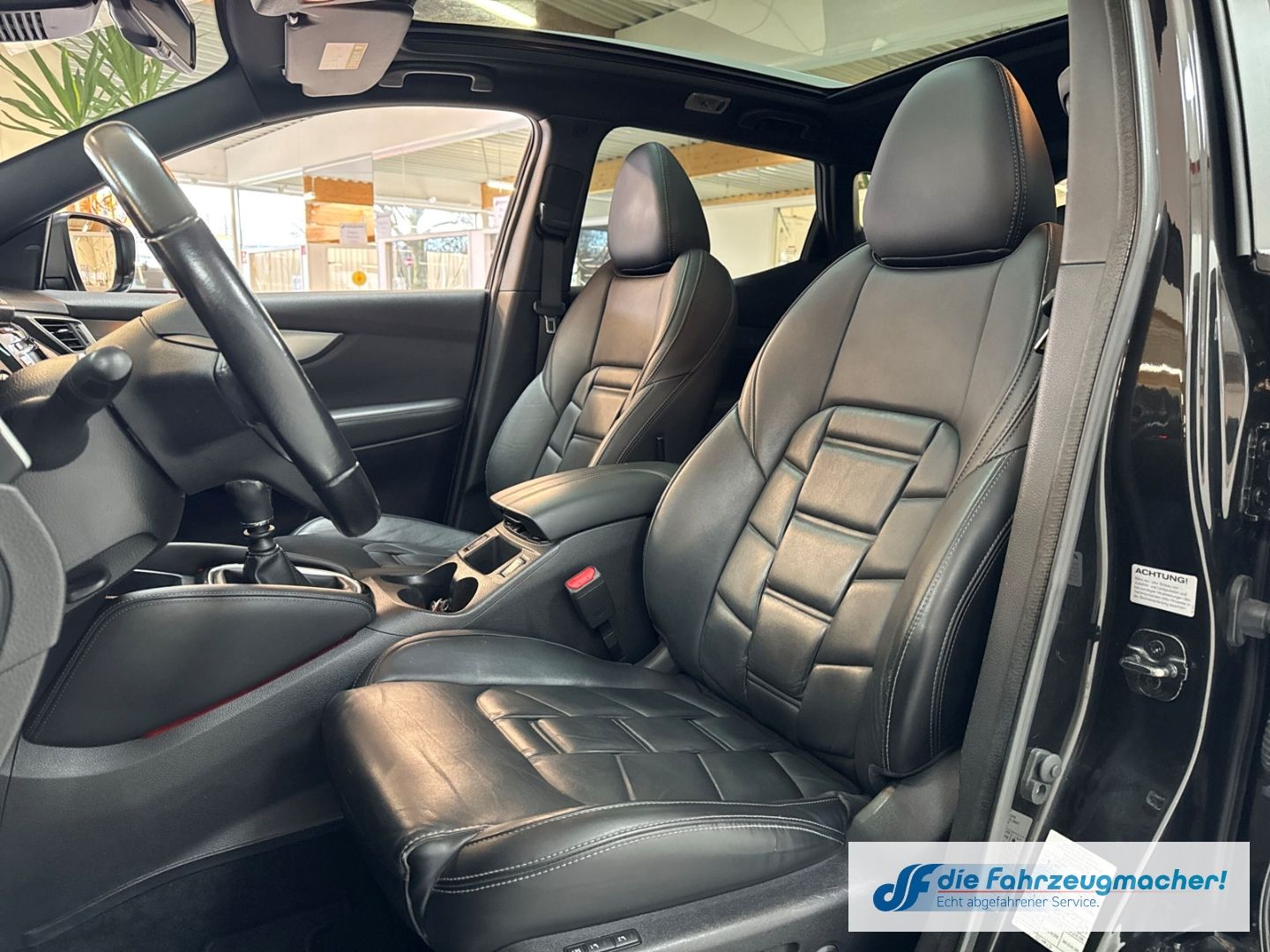Fahrzeugabbildung Nissan Qashqai Tekna+ Panorama Navi Leder Memory Sitze