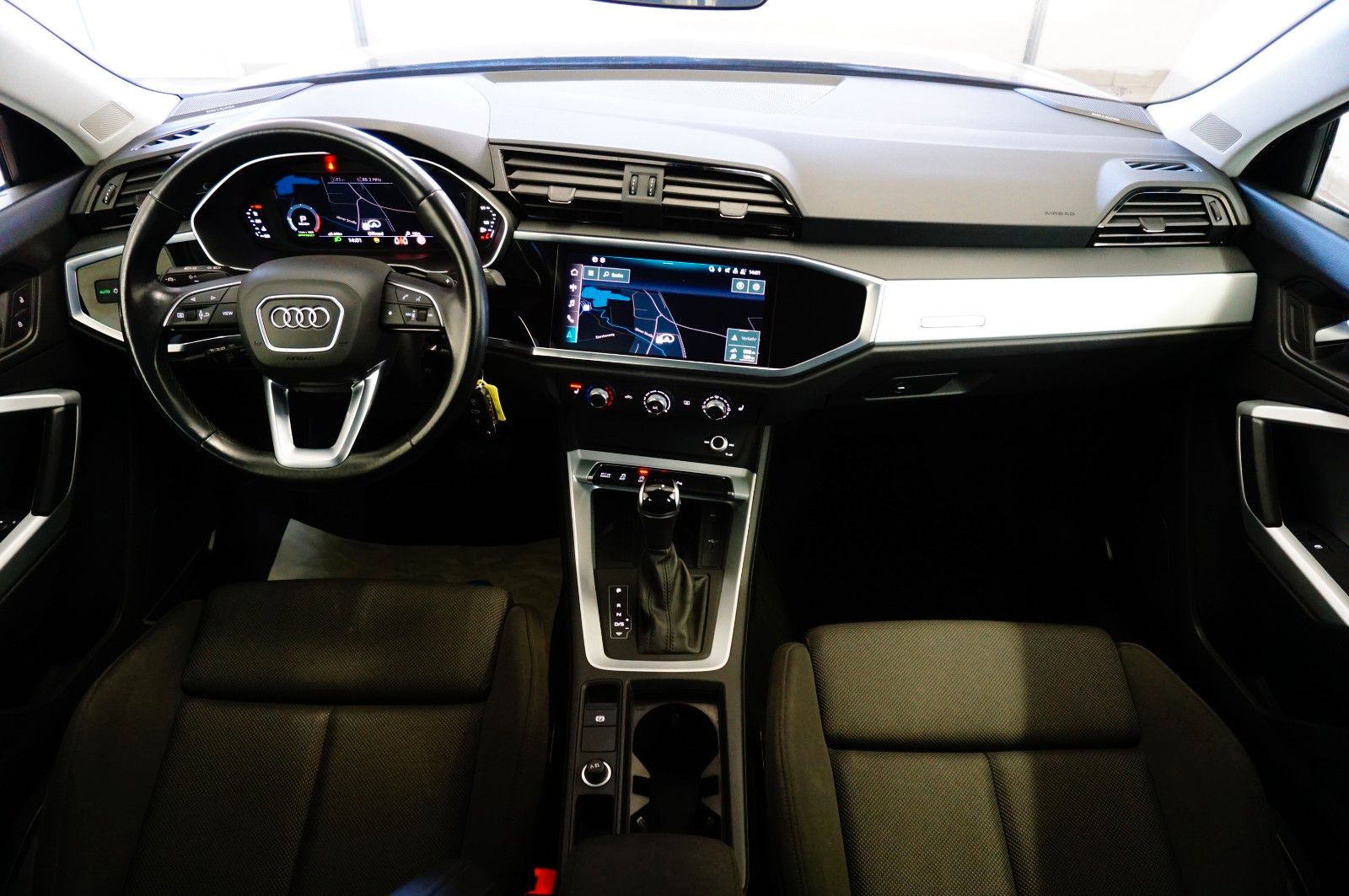 Audi Q3 Sportback 35 TDI*Automatik*NAVI*LED*1 HAND foto 10