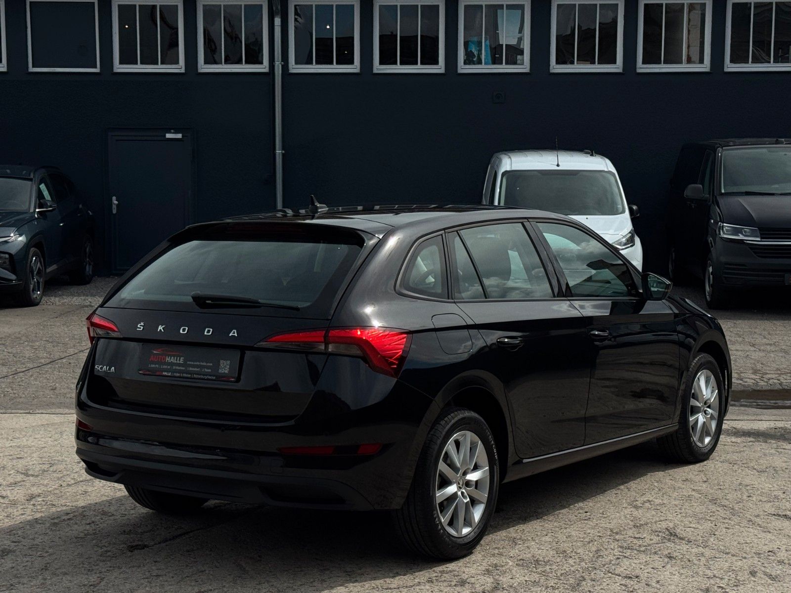 Fahrzeugabbildung SKODA Scala 1.0 DSG Ambition CarPlay Temp. SHZ PDC