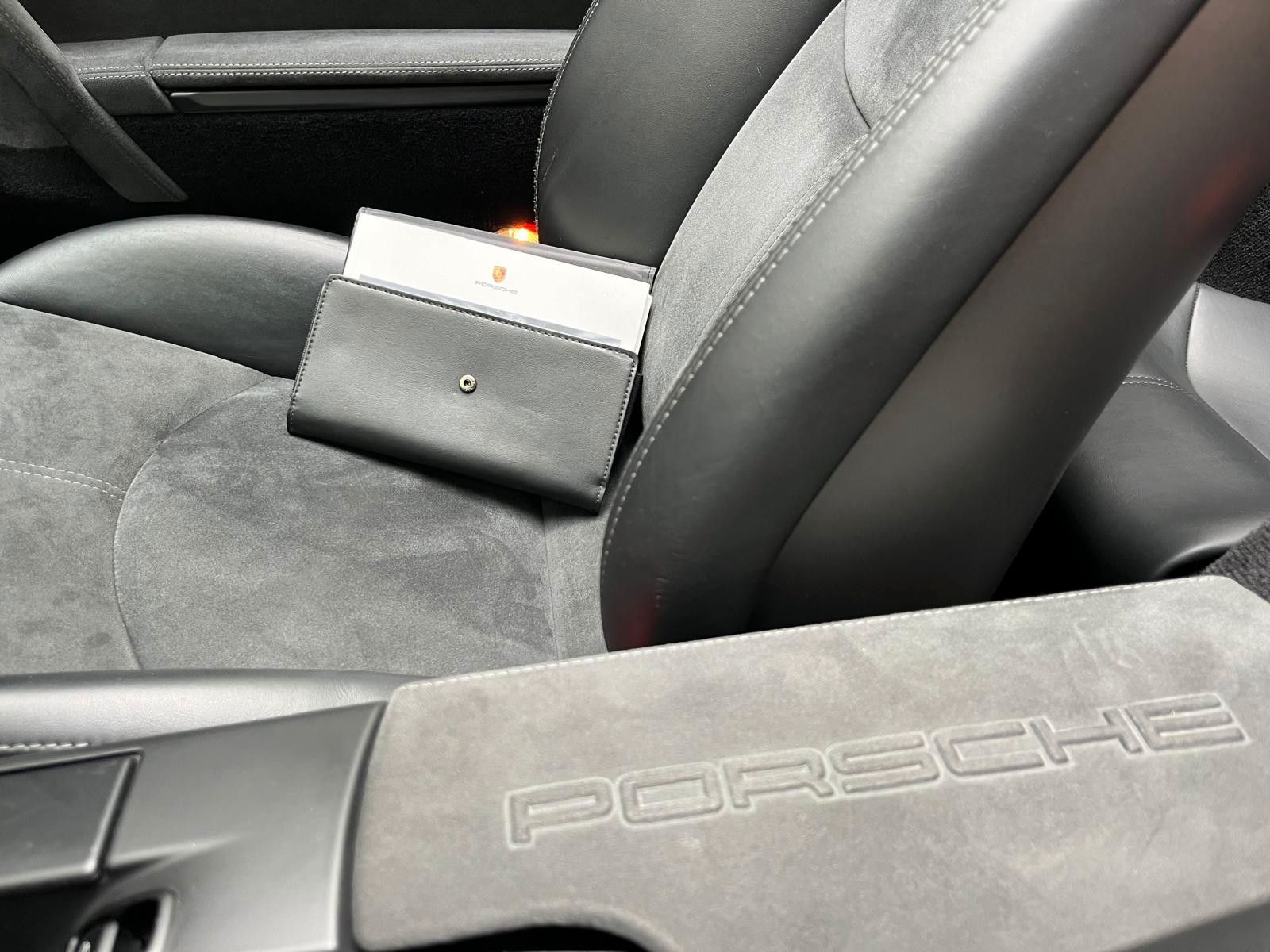 Fahrzeugabbildung Porsche 911 997.2 Carrera 4GTS 3.8 Cabriolet*Chrono*2.H.