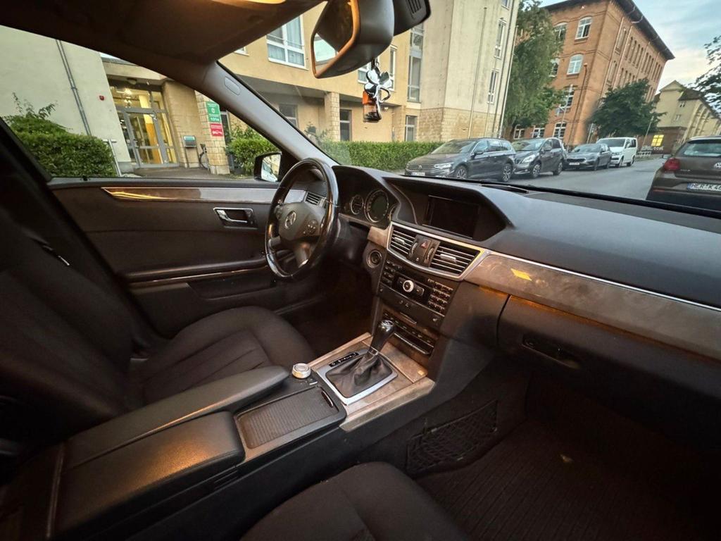 Mercedes-Benz E 200
