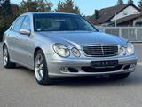 Mercedes-Benz E 320 AVANTGARDE *2Hand*PANO*XENON*EU4*NAVI - Mercedes-Benz E 320: Limousine