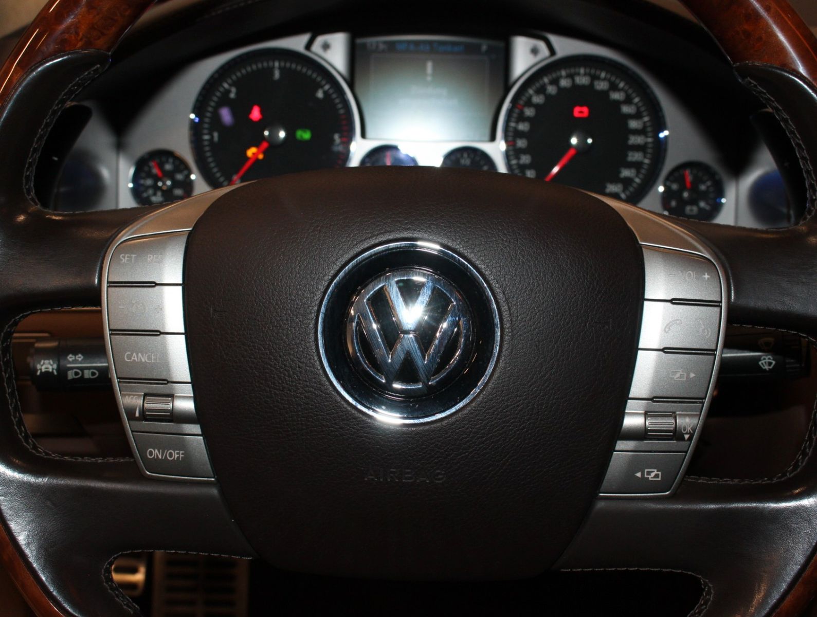 Fahrzeugabbildung Volkswagen Phaeton V6 TDI 4M Lang Exklusive 4Sitzer+VOLL