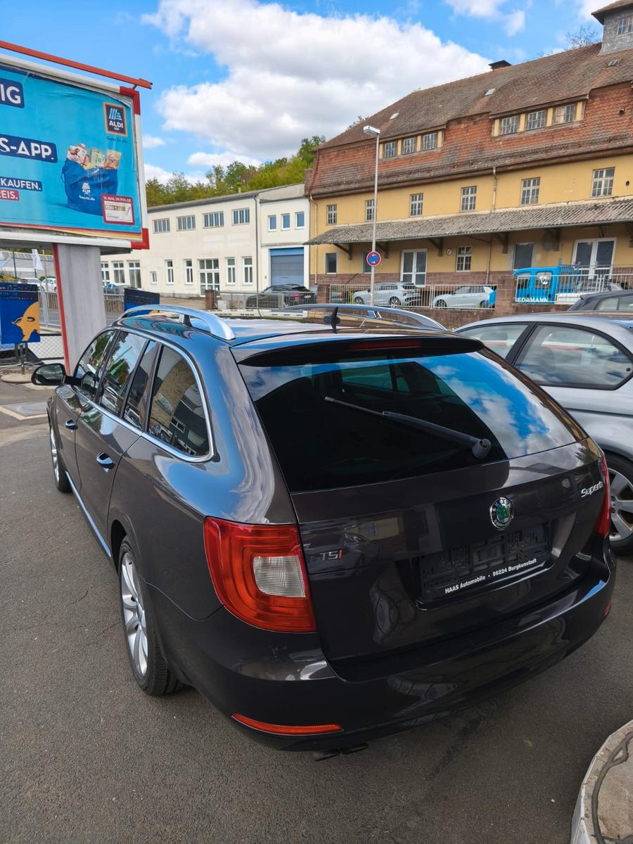 Skoda Superb 2011 — photo 5