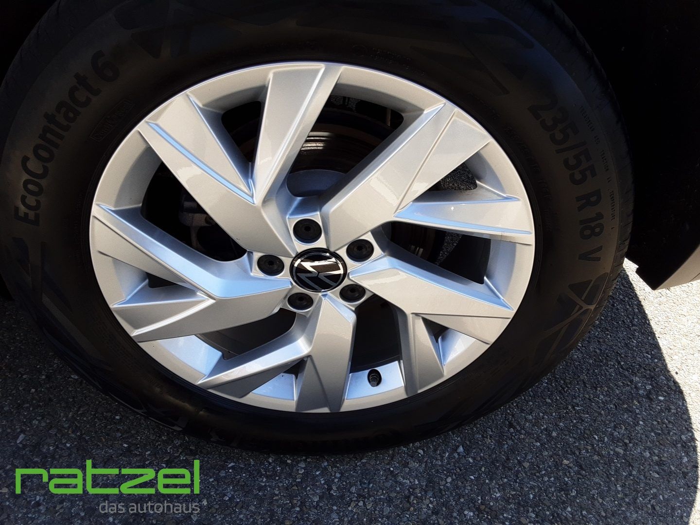 Fahrzeugabbildung Volkswagen Tiguan 4Motion Elegance 2.0 TDI 7-Gang-DSG