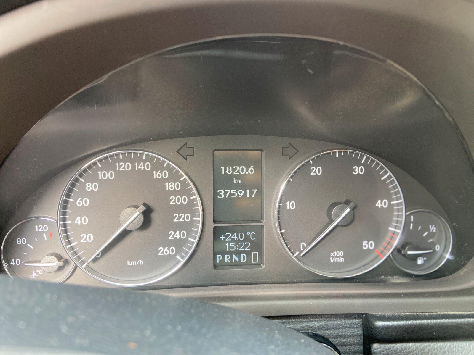 Mercedes-Benz C220 2006 — photo 7