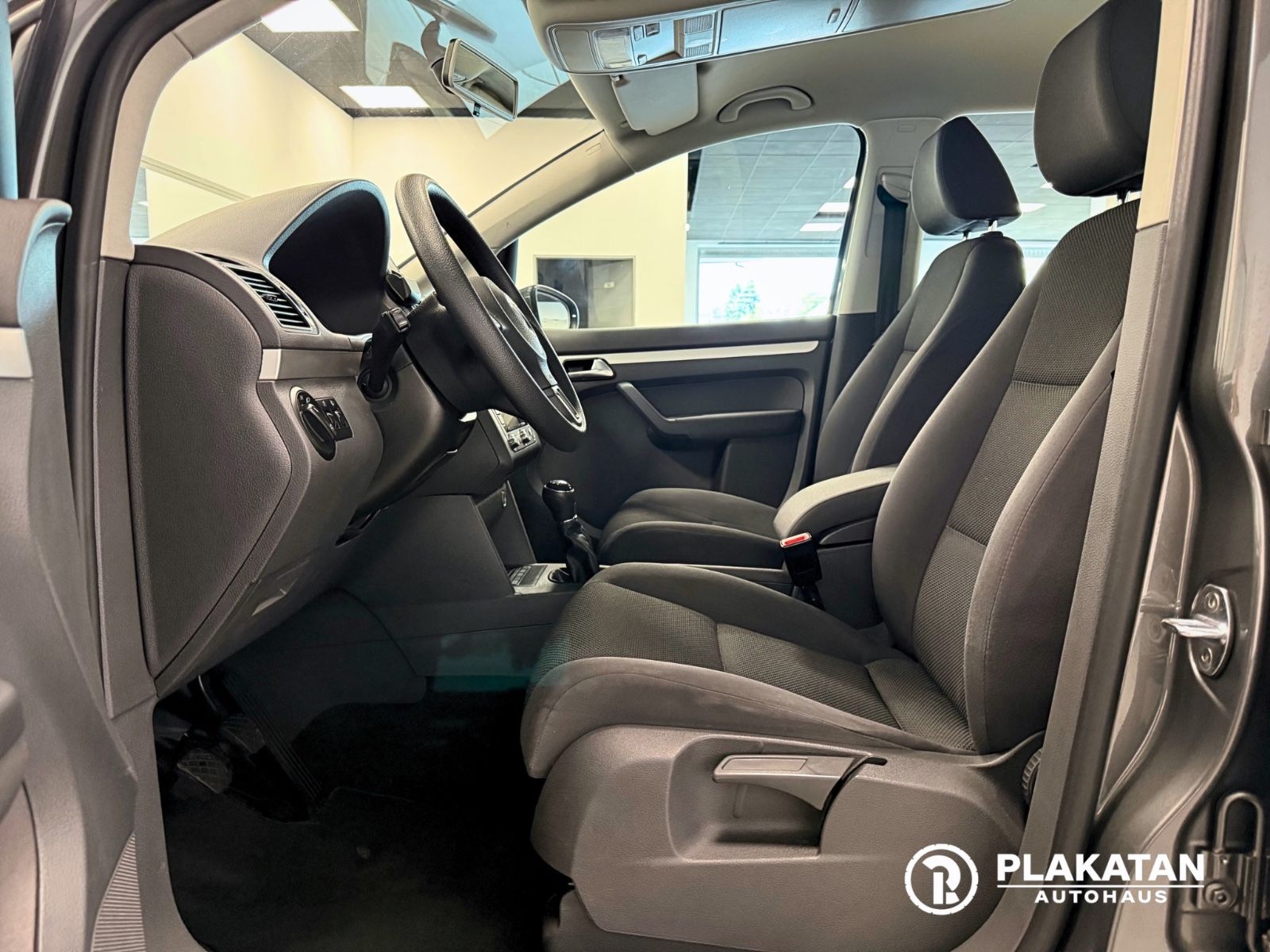 Fahrzeugabbildung Volkswagen Touran Zahnriemen Neu, Parksensoren, TÜV Neu,